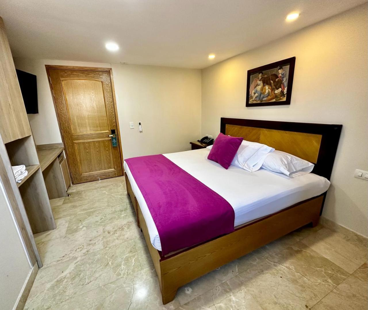 Hotel San Pedro Del Fuerte Медельин Экстерьер фото
