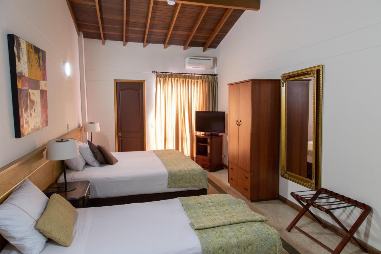 Hotel San Pedro Del Fuerte Медельин Экстерьер фото